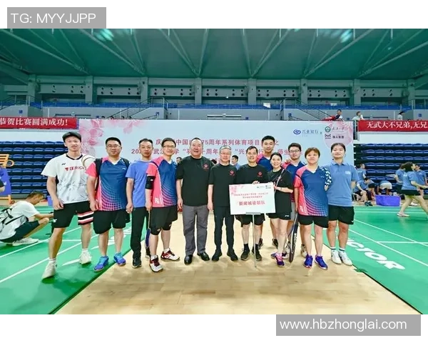 武汉羽毛球队的训练与比赛状态全解析助力羽毛球巨献的背后故事